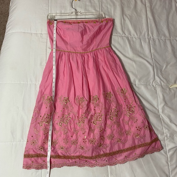 Express Strapless Barbie Pink Embroidered Dress Gold Accents Size 8 - Picture 11 of 13